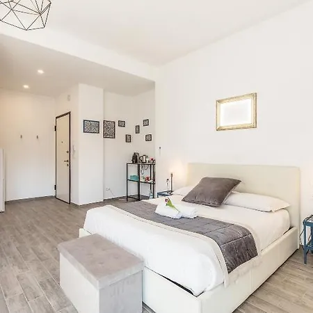 Central City Rooms Affittacamere 3*