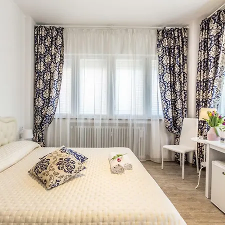 Affittacamere Central City Rooms 3*